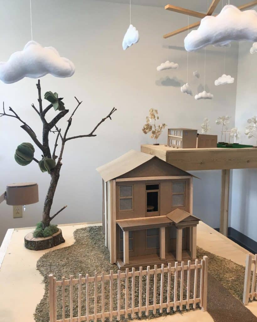 minature-cardboard-exhibit-small-house-scene