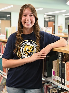 kamden-jacobson-in-library